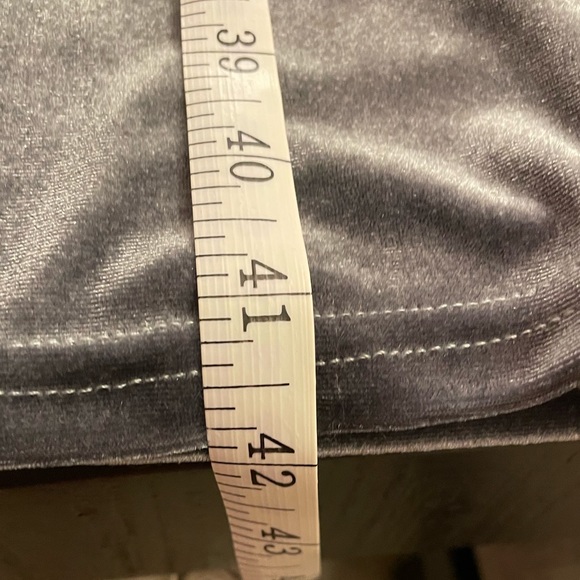 2 Piece Gray Velour Top & Pants Outfit, Size CL, No other label included see pic - Picture 9 of 14